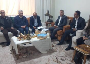 XWECIHIYA DIRBÊSIYÊ CIVÎNA XWE YA ASAYÎ LI DAR XIST .