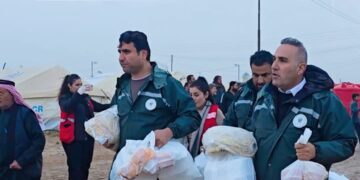 Hesekê… Dezgeha Xêrxwazî ya Barzanî alîkariyên mirovî li ser koçberên kampa Serê Kaniyê belav kirin.