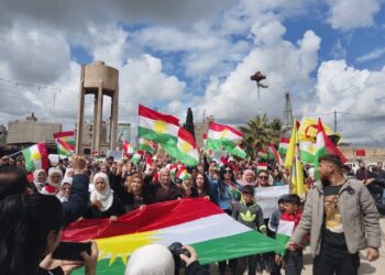 AMÛDÊ: XELKÊN BAJARÊ AMÛDÊ ÊRÎŞÊN LI SER HERÊMA KURDISTANA IRAQÊ BI TUNDÎ ŞERMEZAR KIRIN.