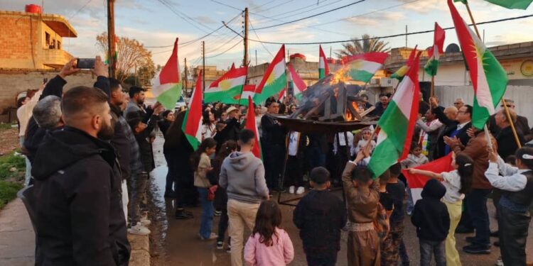 BI VÎNEKE XURT GERÎNGEHA ROJAVA YA ENCÛMENÊN XWECIHÎ YÊN BI SER ENKSÊ VE AGIRÊ NEWROZÊ VÊXISTIN.
