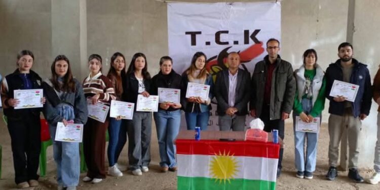 GUNDEWARÊ DIRBÊSIYÊ: TEVGERA CIWANÊN KURD LI SÛRIYÊ BI DAWÎBÛNA PERWERDEYEKÊ KOMBIYÛTER AHINGEK LIDARXISTIN.