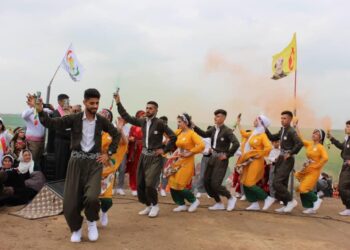 Koma Orkêş ya hunera Kurdî amadekariyên Xwe ji bo Cejna Newrozê dike..