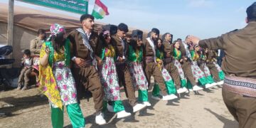 XWECIHIYA AMÛDÊ YA BI SER “ENKS” VE BI BONEYA ROJA BILINDKIRINA ALA KURDÎ ŞAHIYEK LI DAR XIST.