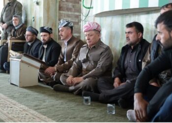 Serok Barzanî tevlî şîna şehîdên gundê Zergezewiyê bû.