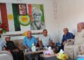 Xwecihiya Koçera civînek li darxist.