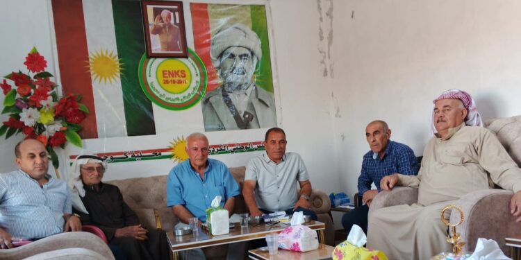 Xwecihiya Koçera civînek li darxist.