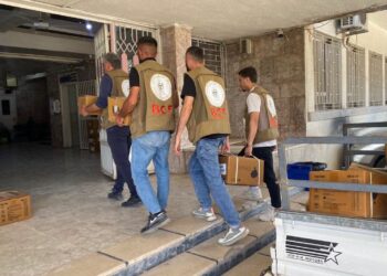 Dezgeha Xêrxwaziya Barzanî di pêşkêşkirina alîkariyan de berdewa me ..   
